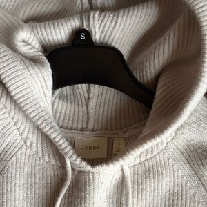 New NWT Cyrus Off-White Ribbed Knit Hoodie Small S
